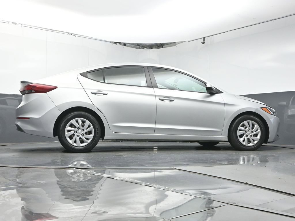Used 2018 Hyundai Elantra SE w/ Cargo Package image 35