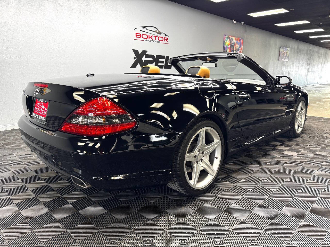 Used 2011 Mercedes-Benz SL 550 image 20
