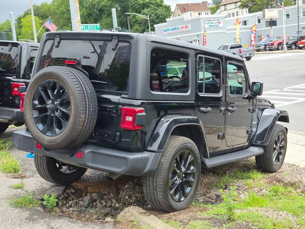 Used 2023 Jeep Wrangler Unlimited Sahara w/ Cold Weather Group AWD/4WD image 5