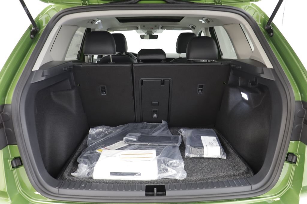 New 2026 Volkswagen Taos SEL AWD/4WD image 19