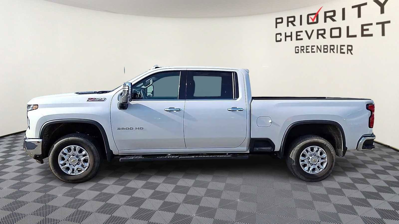 Used 2024 Chevrolet Silverado 2500 LTZ w/ LTZ Convenience Package image 5