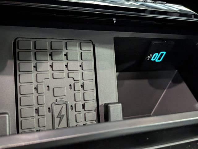 New 2026 Ford F250 Lariat w/ Black Appearance Package image 27