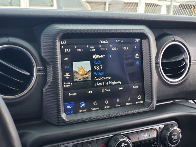 Certified 2023 Jeep Wrangler Unlimited Sahara w/ Cold Weather Group image 18