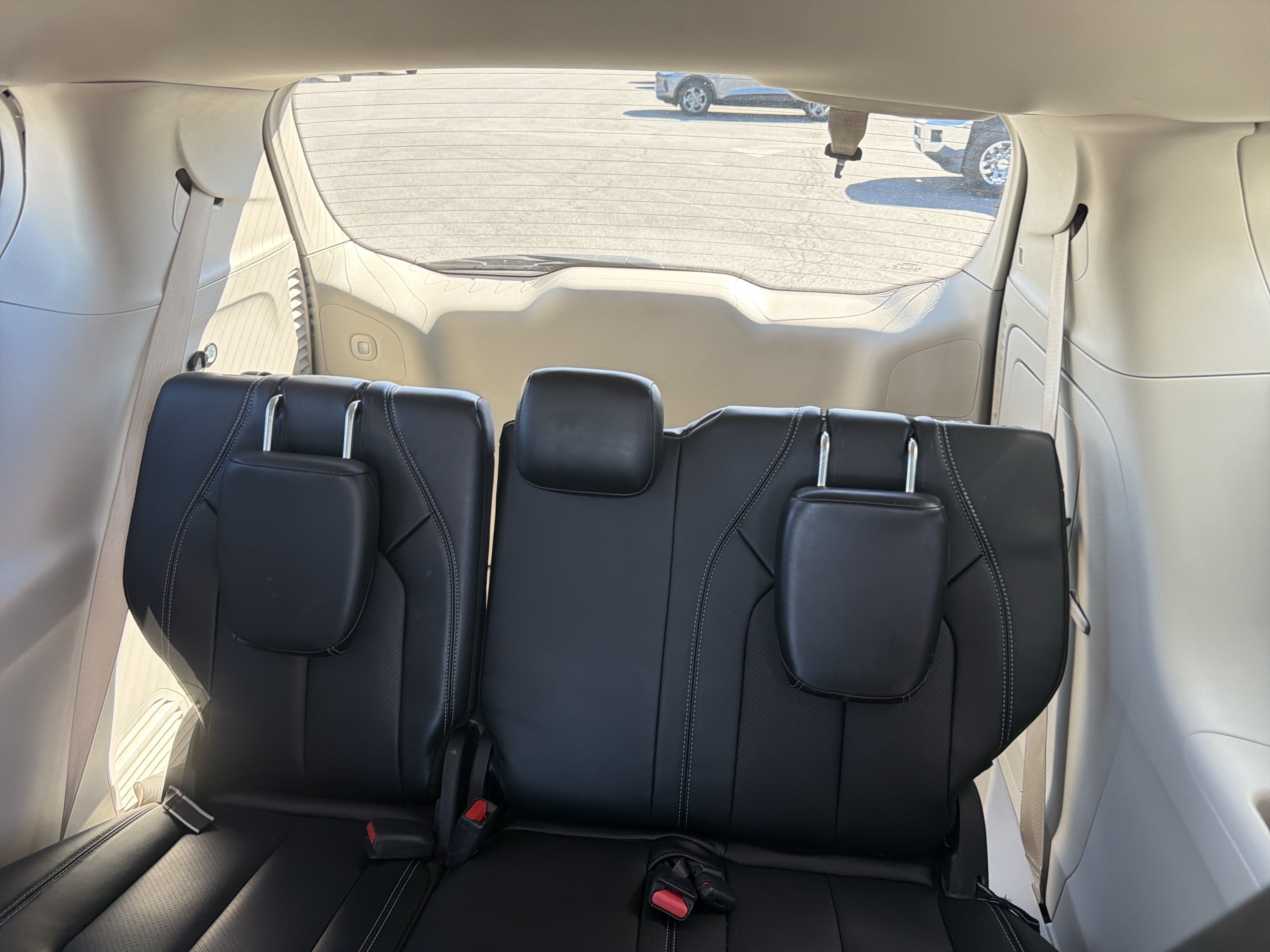 Used 2024 Chrysler Pacifica Limited FWD image 14