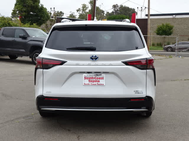 Used 2023 Toyota Sienna Limited AWD/4WD image 12