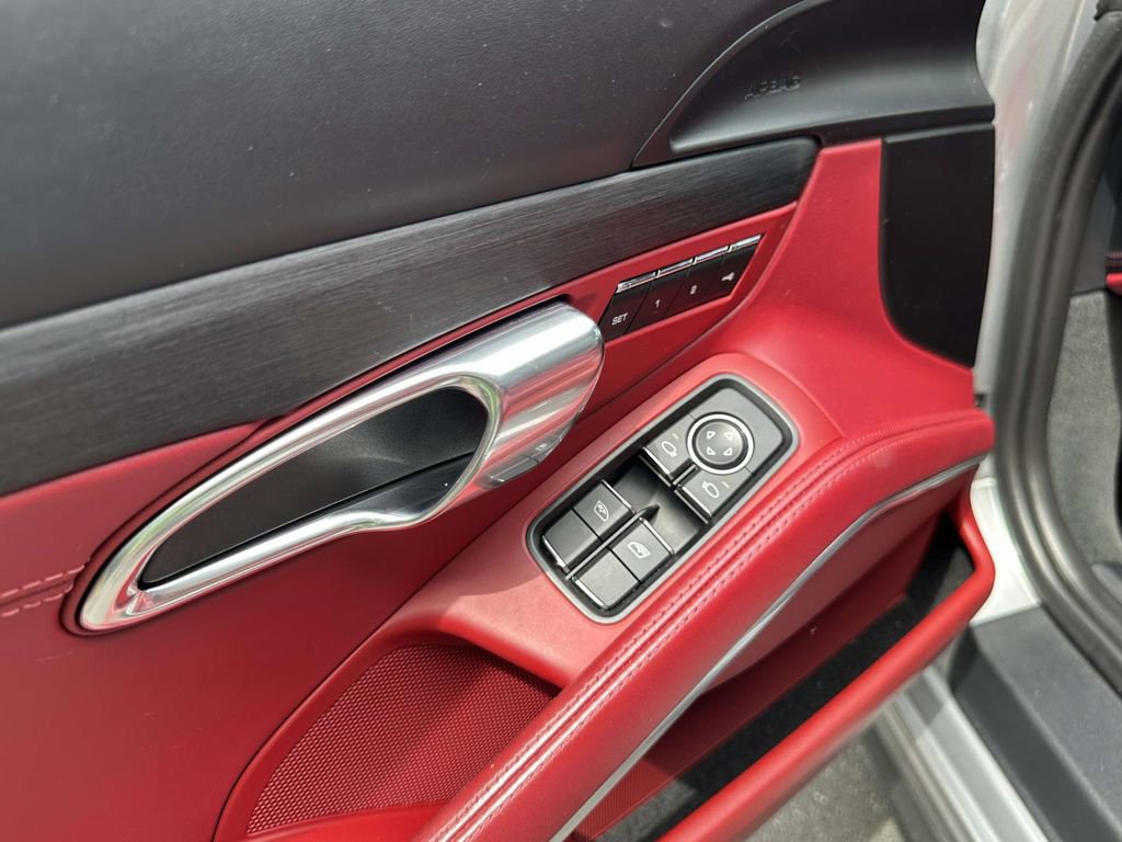 Certified 2018 Porsche 911 AWD/4WD image 15