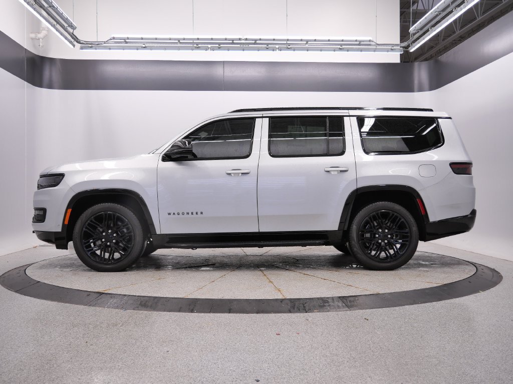 Used 2023 Jeep Wagoneer Series II AWD/4WD image 2