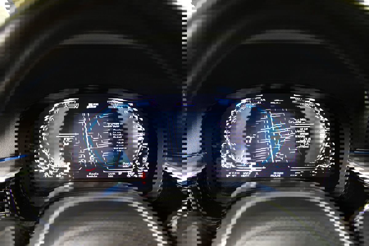 Used 2023 BMW 530e w/ M Sport Package image 14