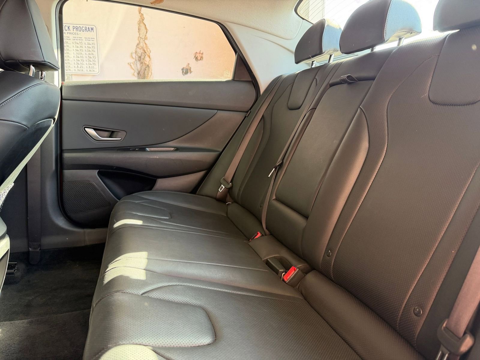 Used 2025 Hyundai Elantra Limited image 27