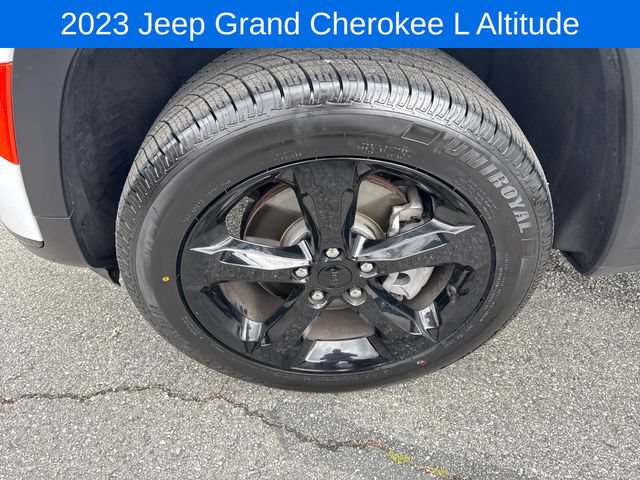 Used 2023 Jeep Grand Cherokee L Laredo AWD/4WD image 31