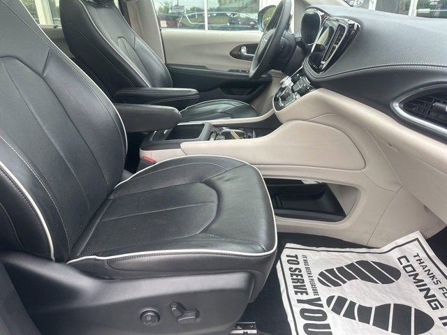 Used 2022 Chrysler Pacifica Limited image 34