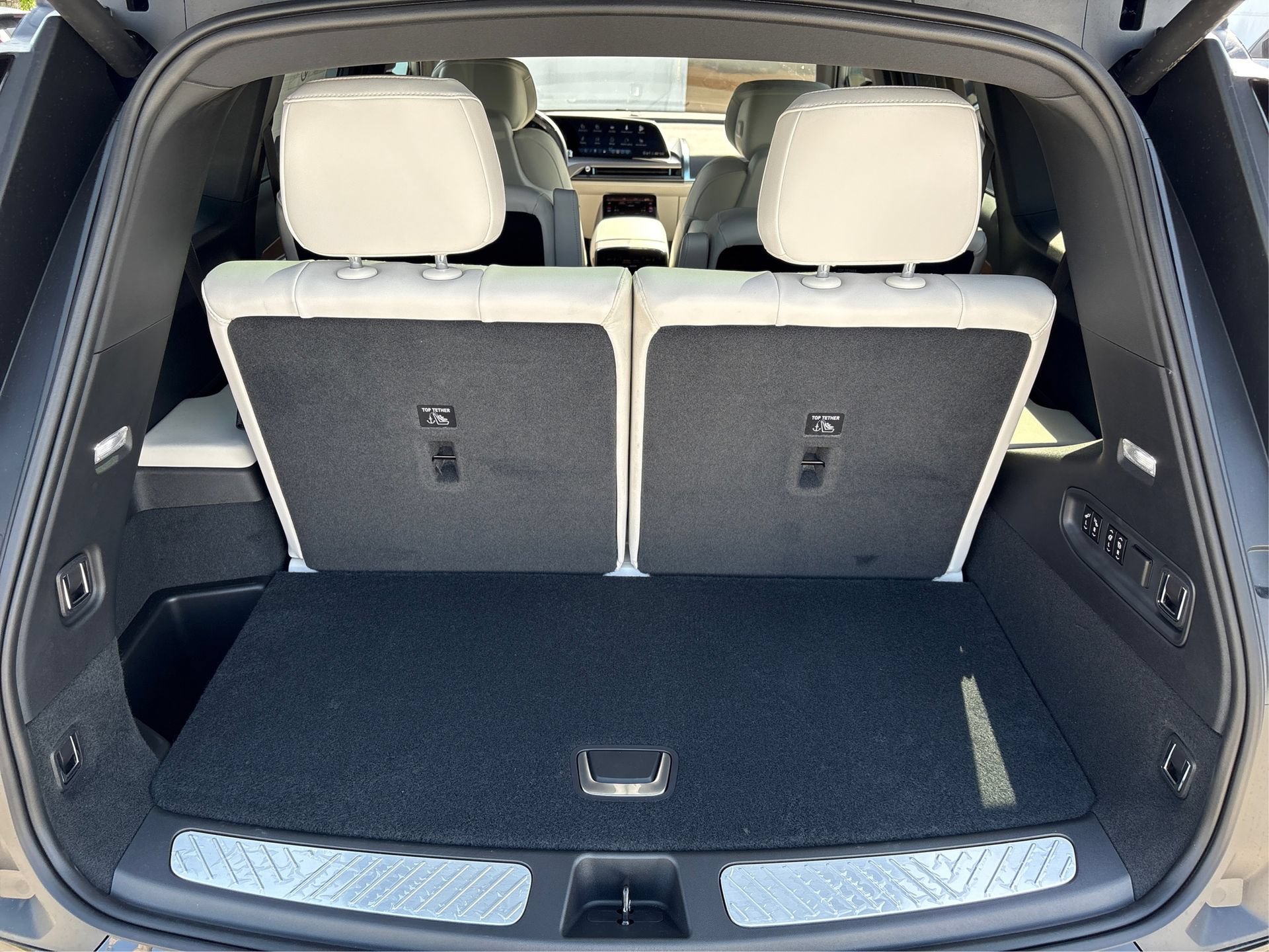 New 2027 Cadillac Vistiq Sport AWD/4WD image 11