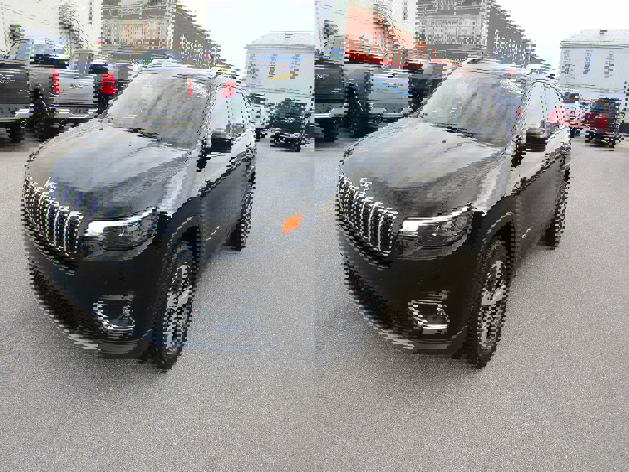 Used 2019 Jeep Cherokee Limited w/ Luxury Group image 7