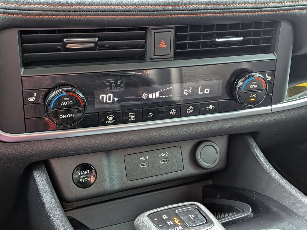 Used 2025 Nissan Rogue SV AWD/4WD image 15