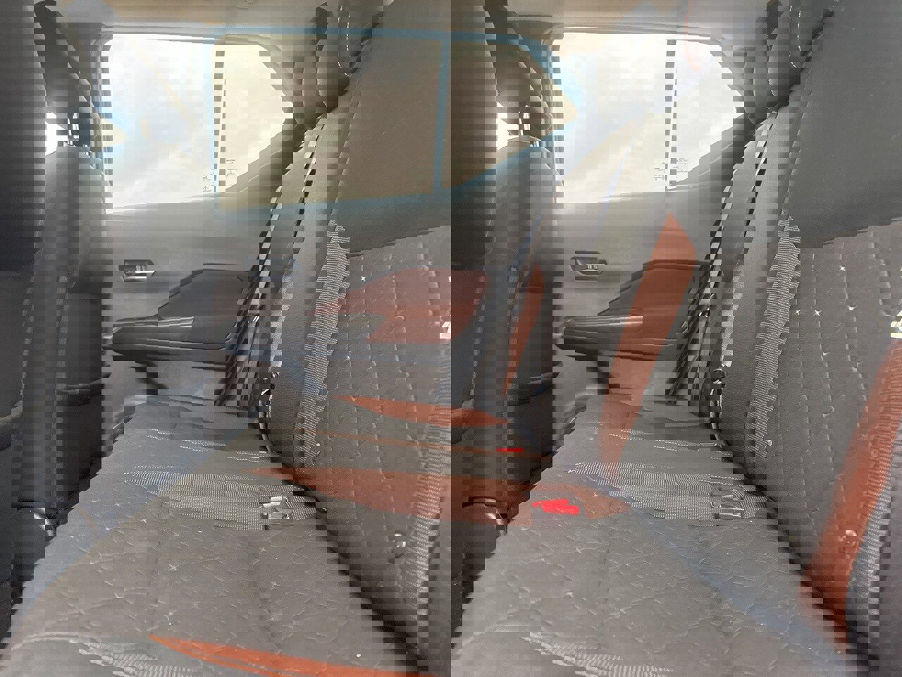 Used 2019 Nissan Kicks SR image 32