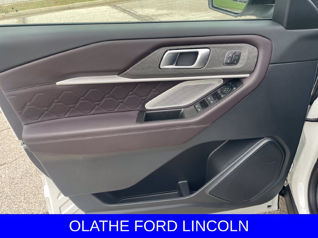 New 2027 Ford Explorer Platinum w/ LUX Leather Package AWD/4WD image 10