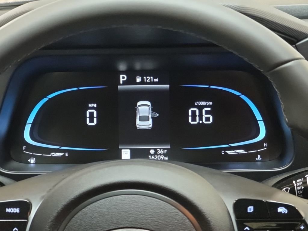 Certified 2025 Hyundai Elantra Sport image 20