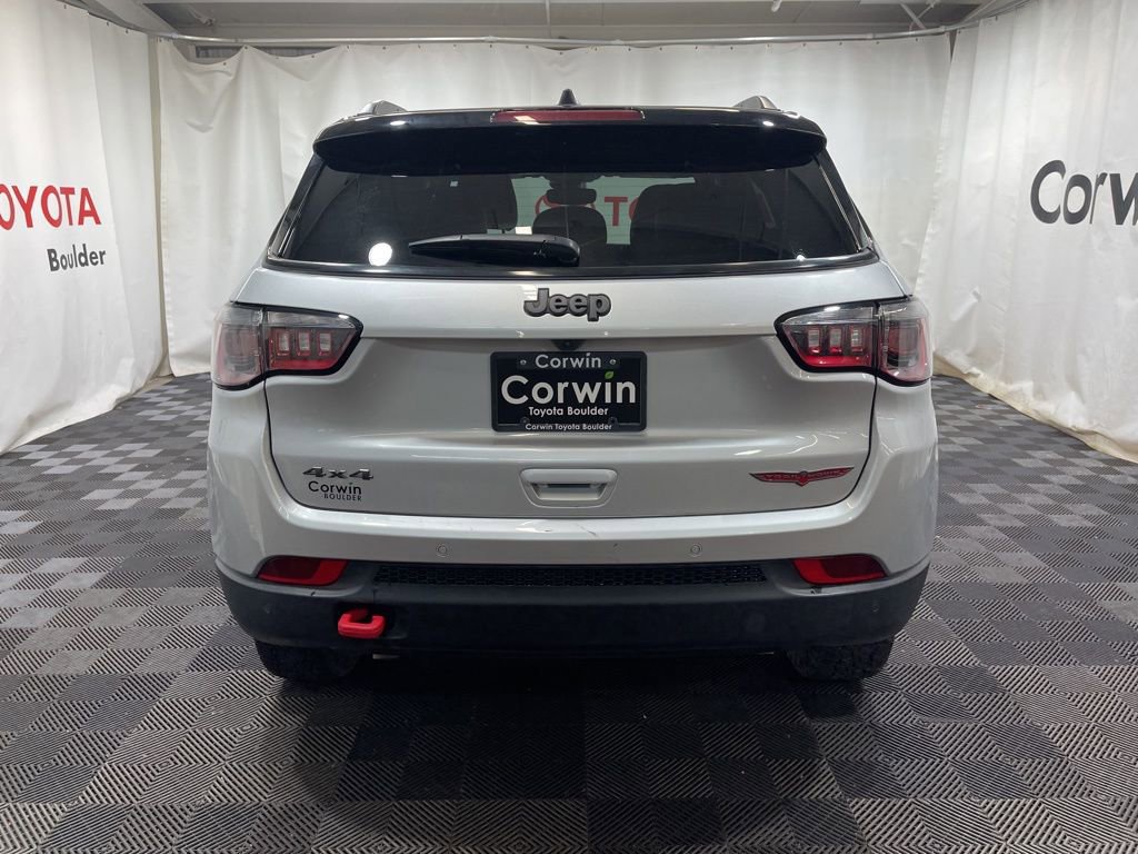 Used 2025 Jeep Compass Trailhawk image 5