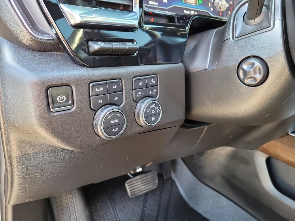 Used 2025 Chevrolet Silverado 1500 High Country AWD/4WD image 24
