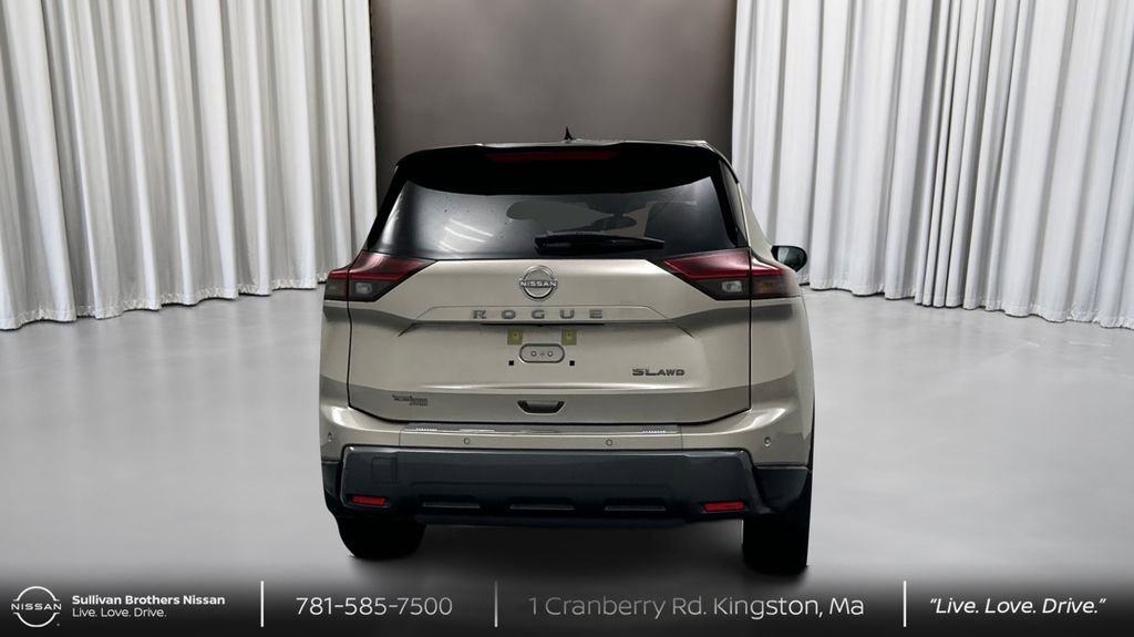Used 2025 Nissan Rogue SL w/ SL Premium Package image 6