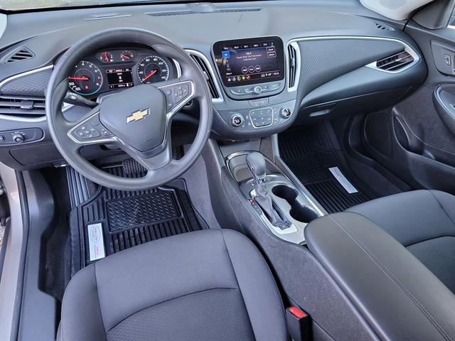Used 2025 Chevrolet Malibu LT image 9
