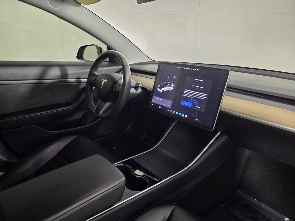 Used 2020 Tesla Model 3 Standard Range Plus RWD image 31