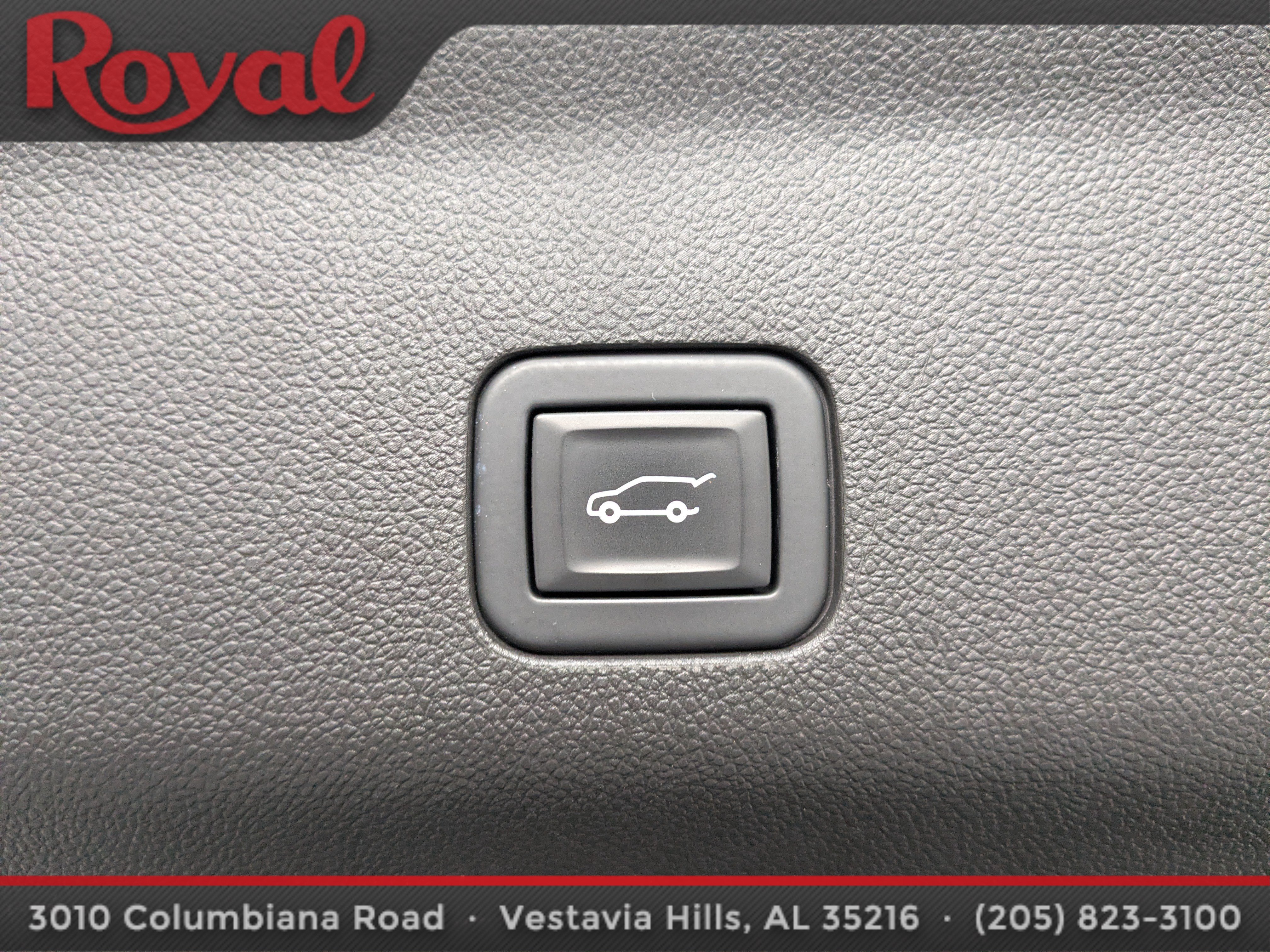 Used 2021 Chevrolet Suburban Premier w/ Premium Package RWD image 16