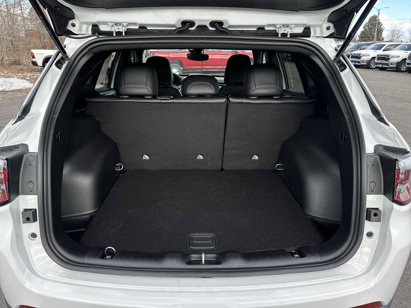 New 2026 Jeep Compass Latitude image 18