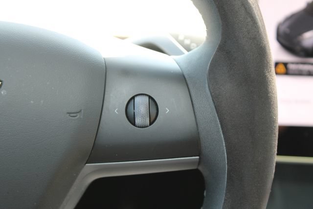 Used 2023 Tesla Model Y Long Range AWD/4WD image 17