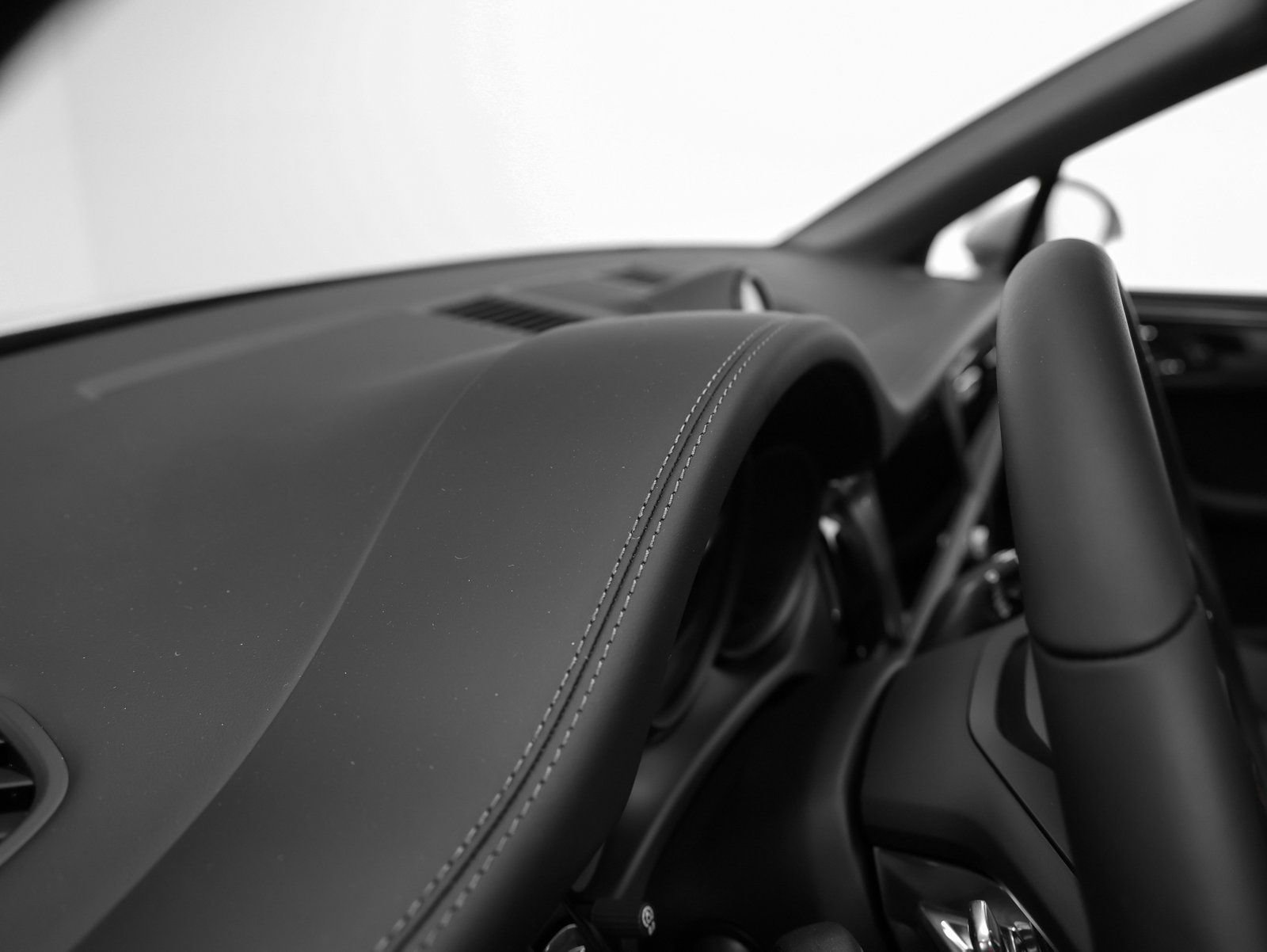 Certified 2026 Porsche Macan image 30