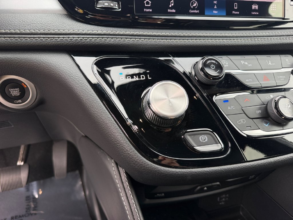 Used 2026 Chrysler Pacifica Limited w/ Uconnect Theater Family Group AWD/4WD image 25