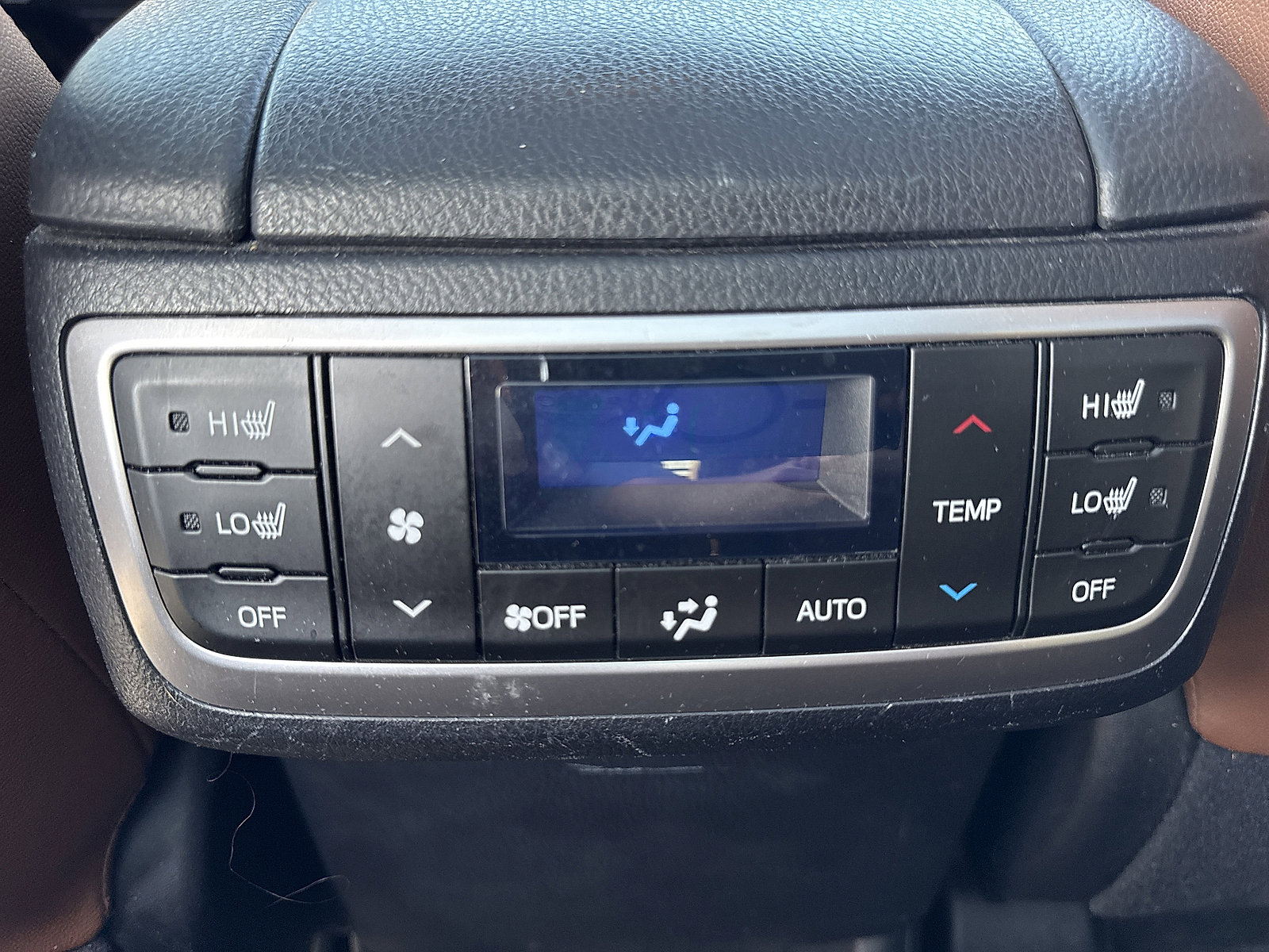 Used 2019 Toyota Highlander Limited Platinum w/ Carpet Mat Package (TMS) AWD/4WD image 11