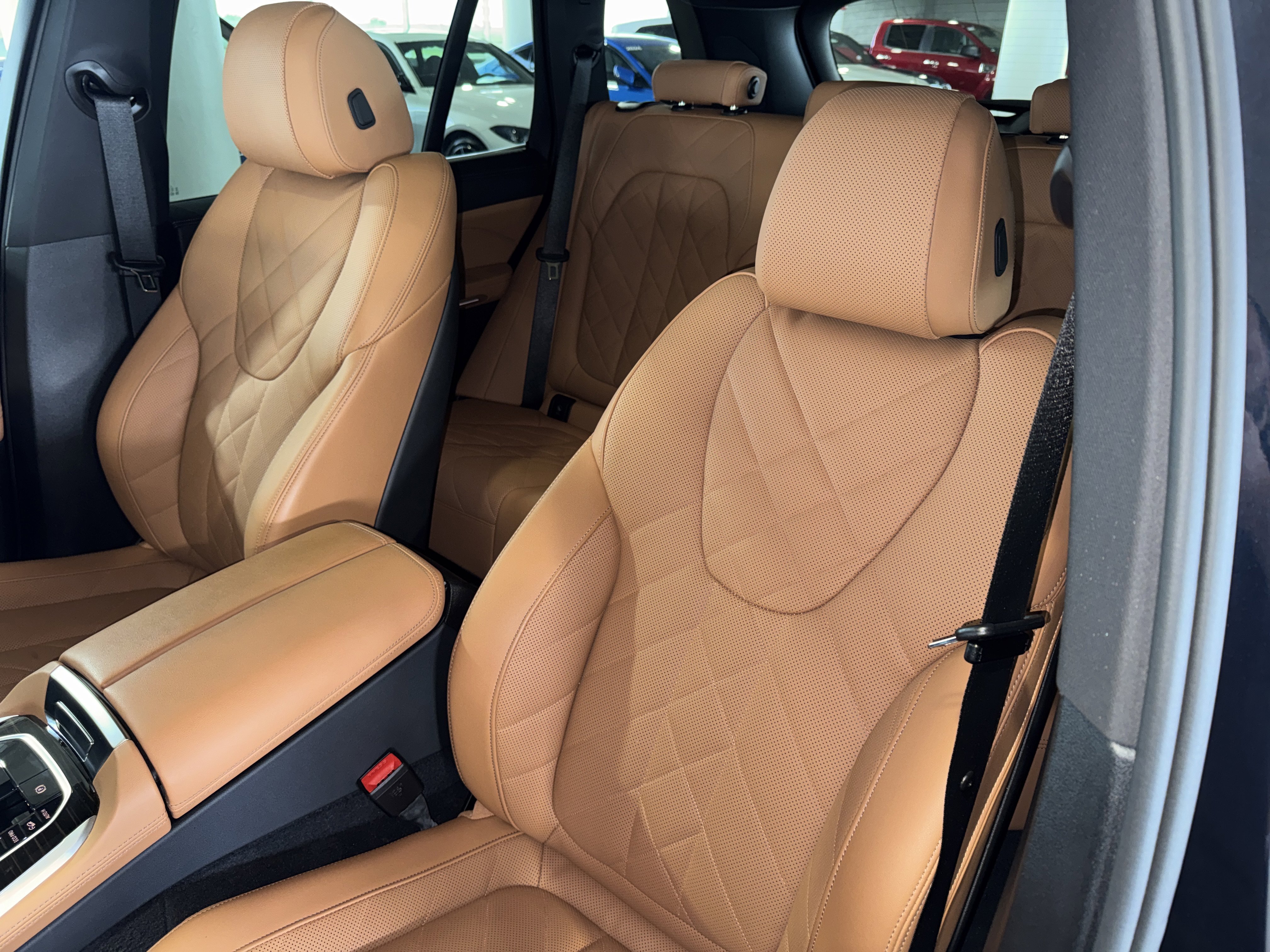 Used 2025 BMW X5 xDrive40i w/ M Sport Package image 33