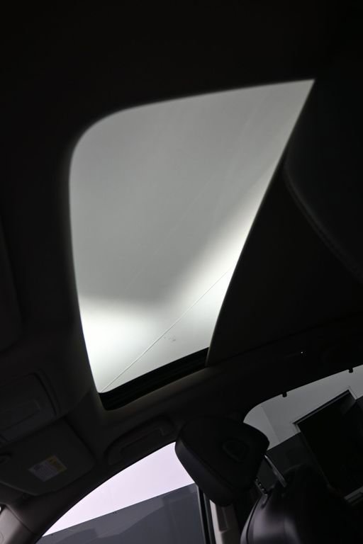 Certified 2023 Acura MDX SH-AWD w/ Technology Package image 18