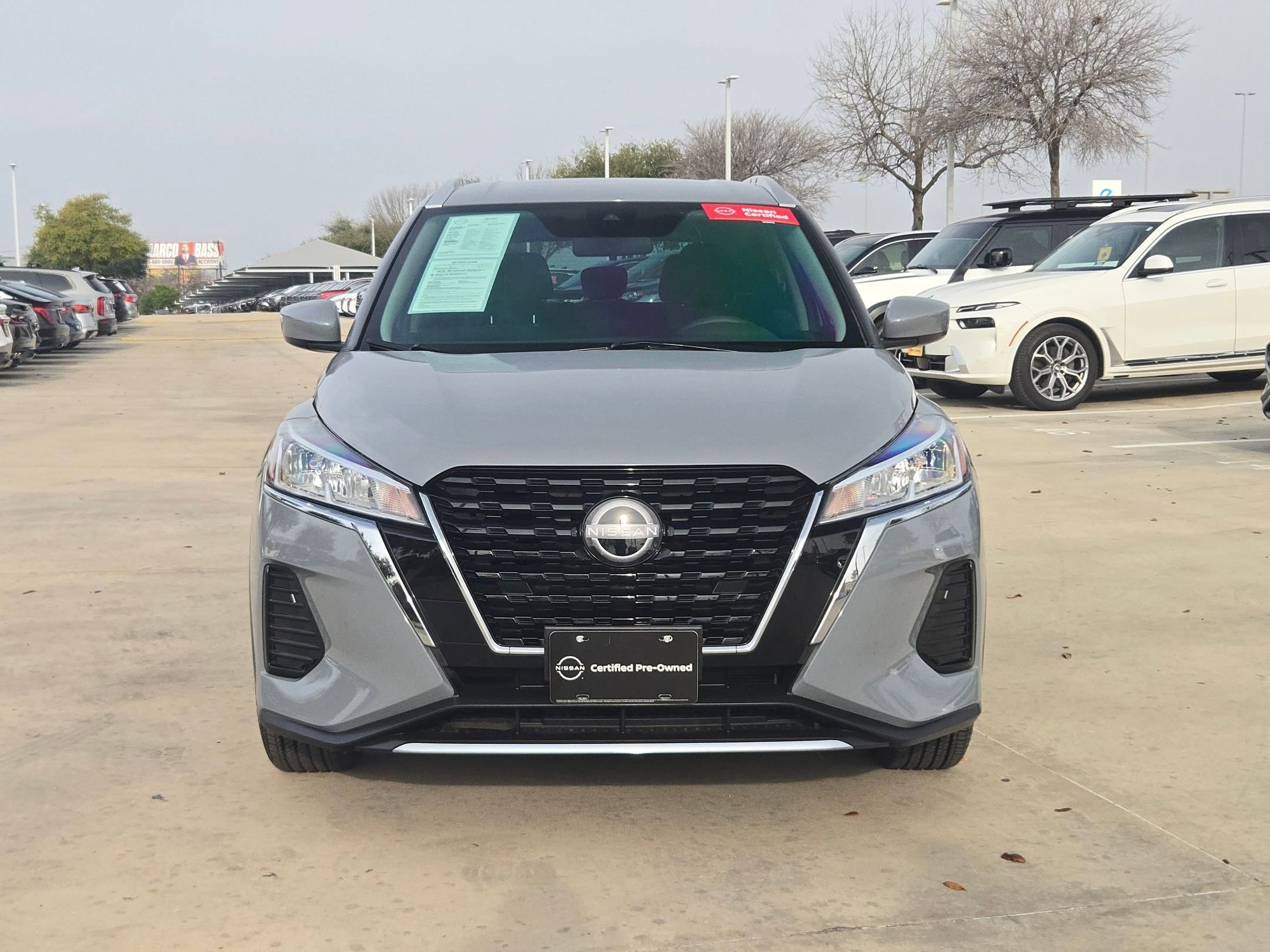 Used 2023 Nissan Kicks SV image 2