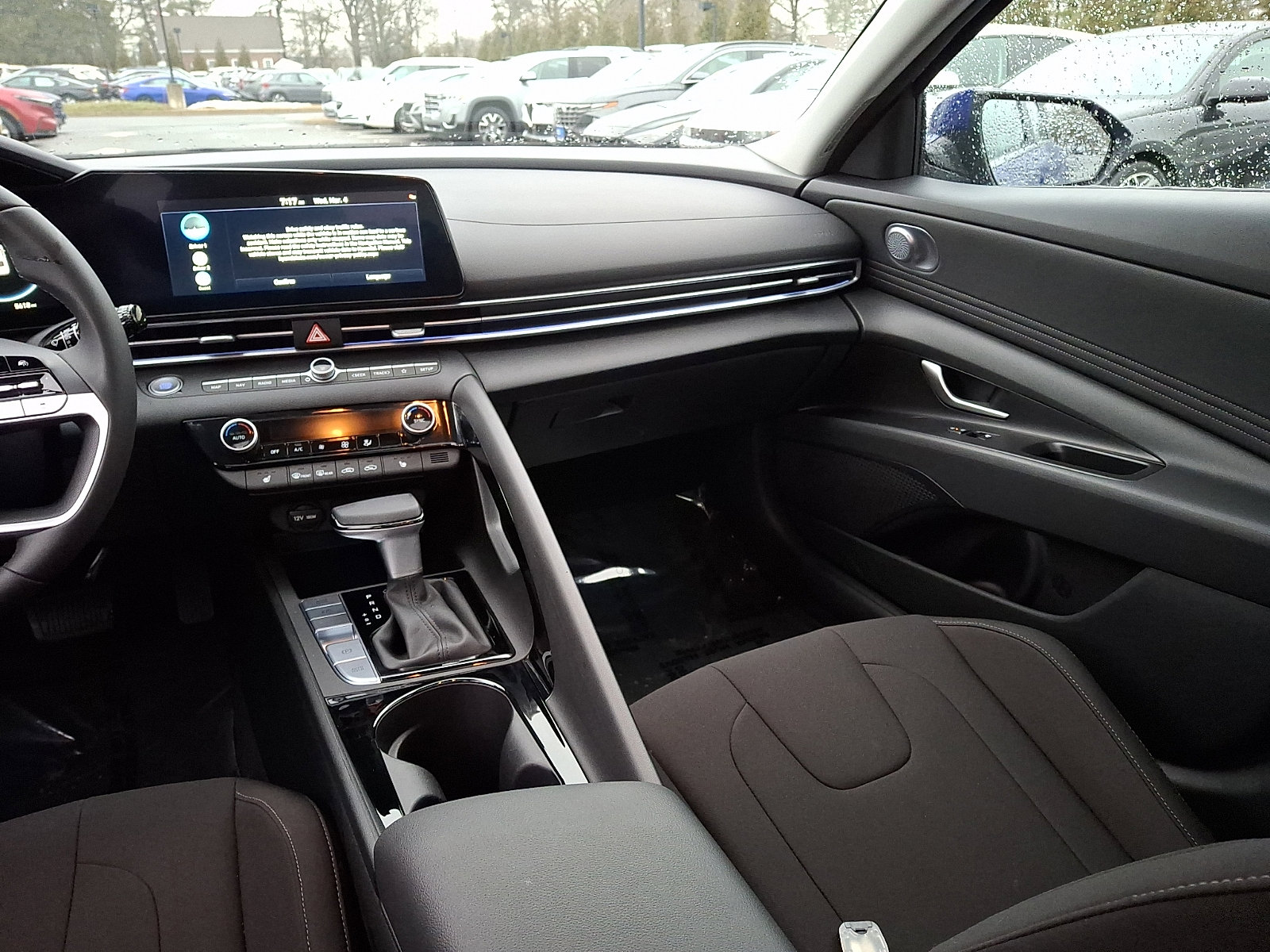 Used 2025 Hyundai Elantra SEL image 16