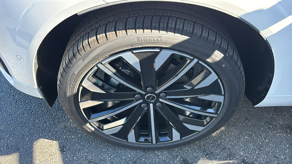New 2027 Volvo XC60 B5 Ultra AWD/4WD image 31
