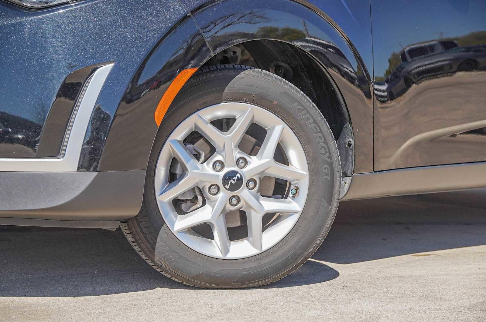 Certified 2023 Kia Soul LX w/ LX Technology Package image 2