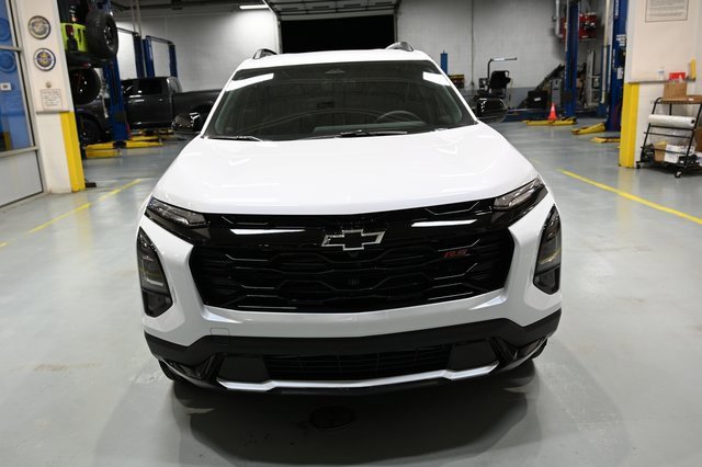 New 2026 Chevrolet Equinox RS w/ LPO, Floor Liner Package image 2