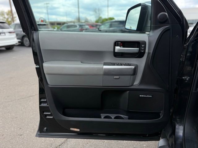 Used 2018 Toyota Sequoia Limited AWD/4WD image 14