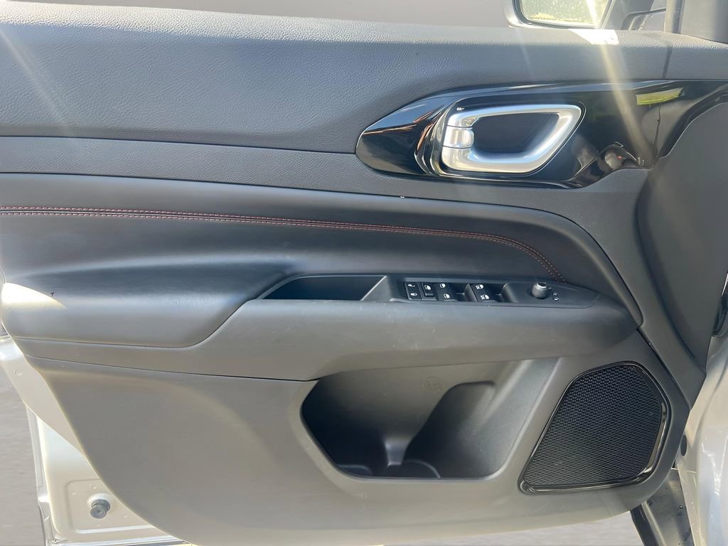 Used 2024 Jeep Compass Trailhawk image 14