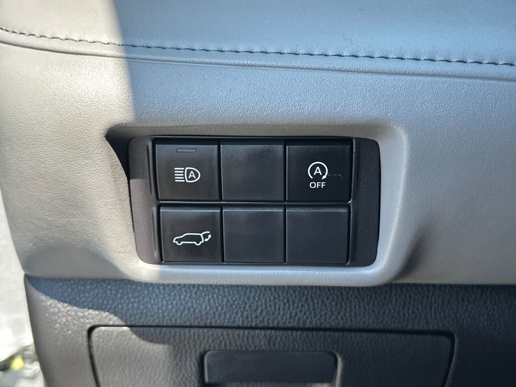 Used 2023 Toyota Highlander XLE image 22