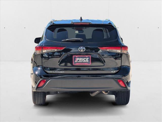Used 2022 Toyota Highlander XLE image 6