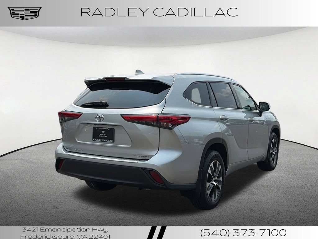 Used 2020 Toyota Highlander XLE AWD/4WD image 20