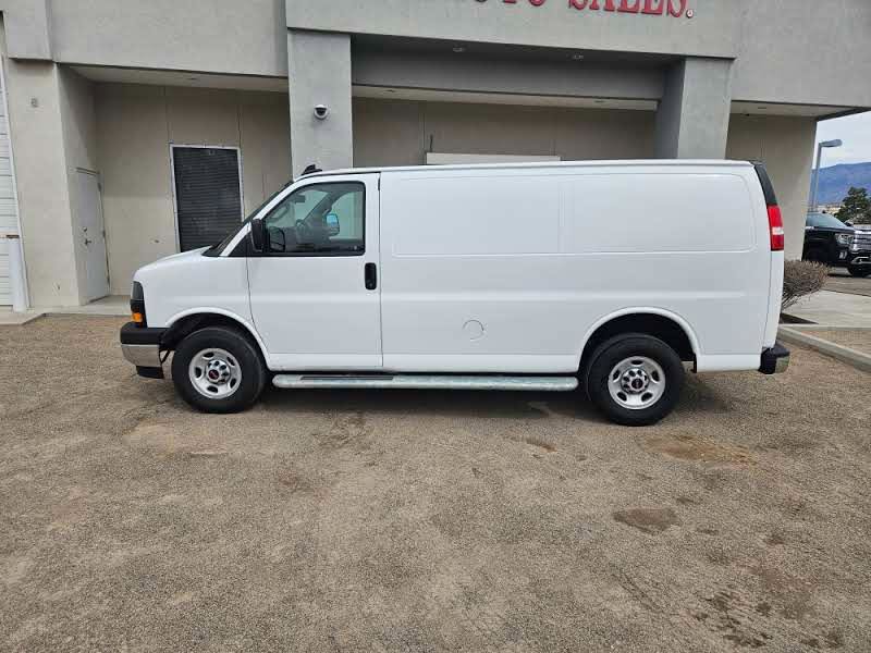 Used 2024 GMC Savana 2500 w/ Driver Convenience Package RWD image 2