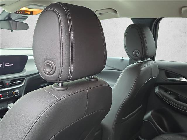 Used 2025 Buick Encore GX Preferred AWD/4WD image 19