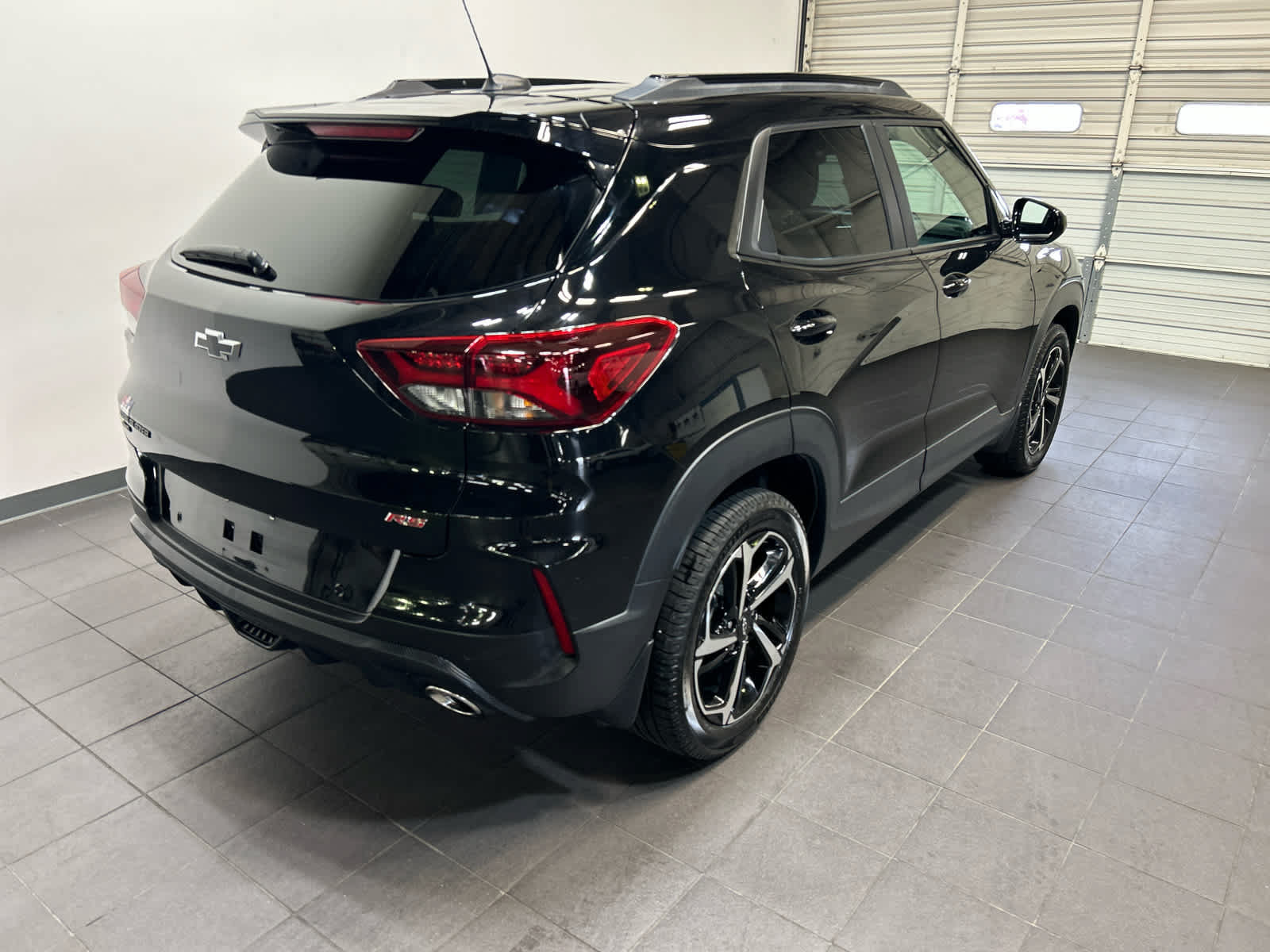 Used 2022 Chevrolet TrailBlazer RS w/ Sun and Liftgate Package AWD/4WD image 3