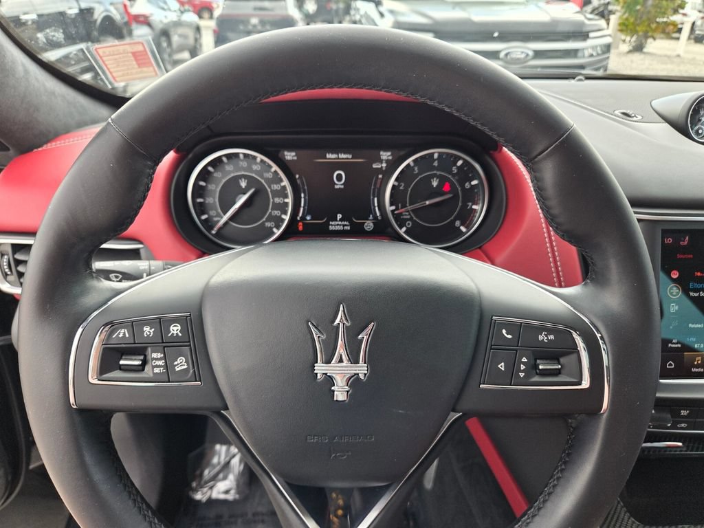 Used 2021 Maserati Levante GranLusso AWD/4WD image 31
