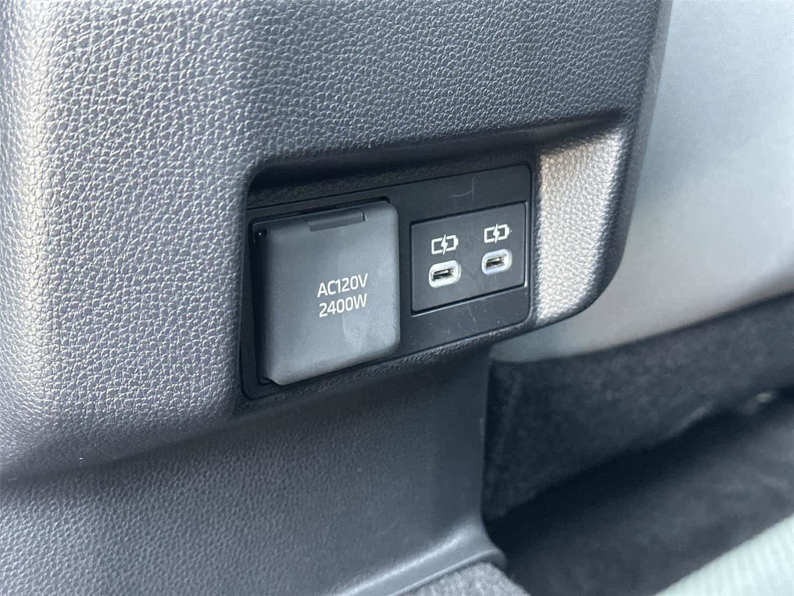 Used 2025 Toyota Tacoma TRD Off-Road AWD/4WD image 40