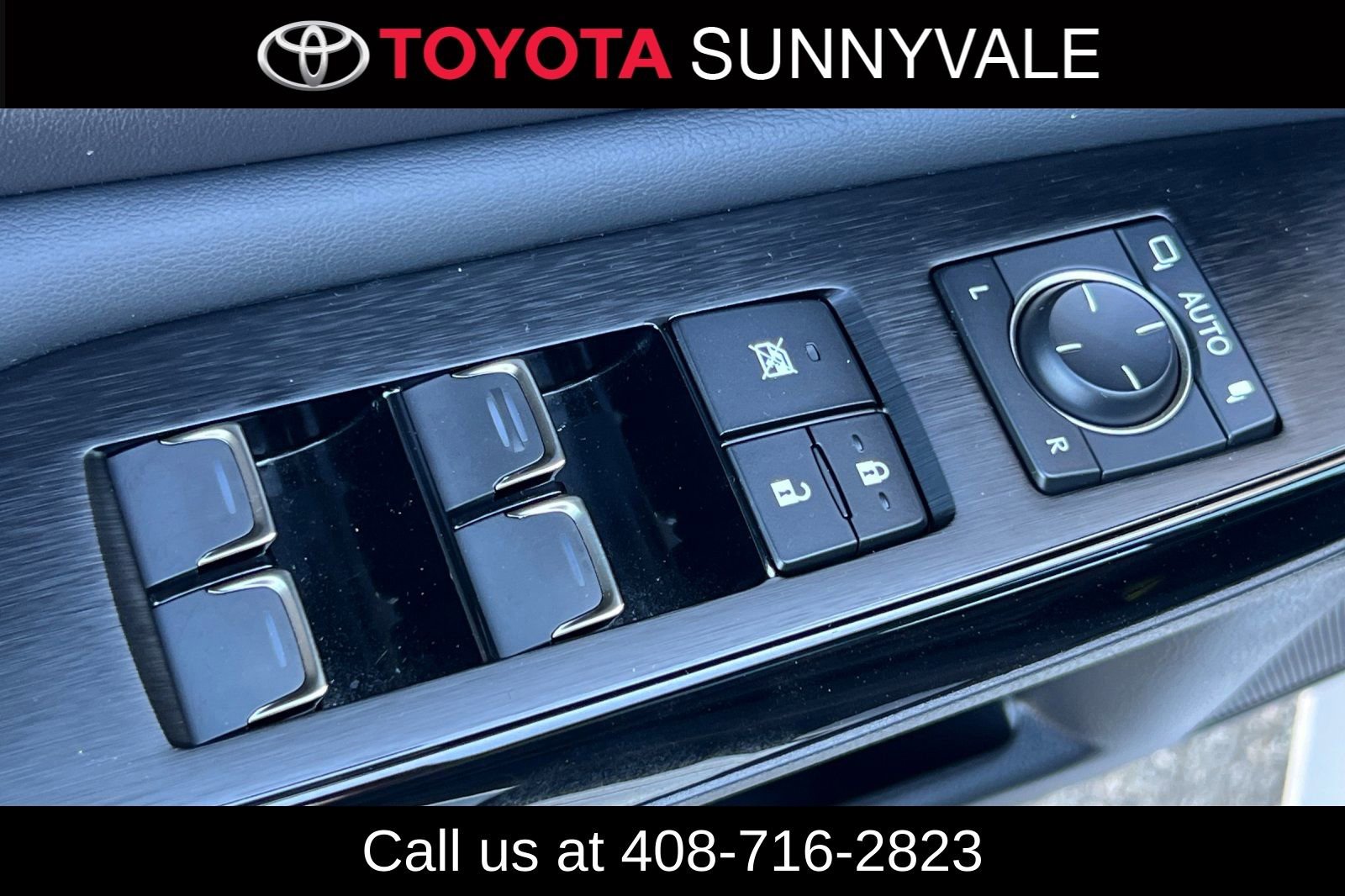 Used 2025 Lexus ES 300h w/ Premium Package image 17